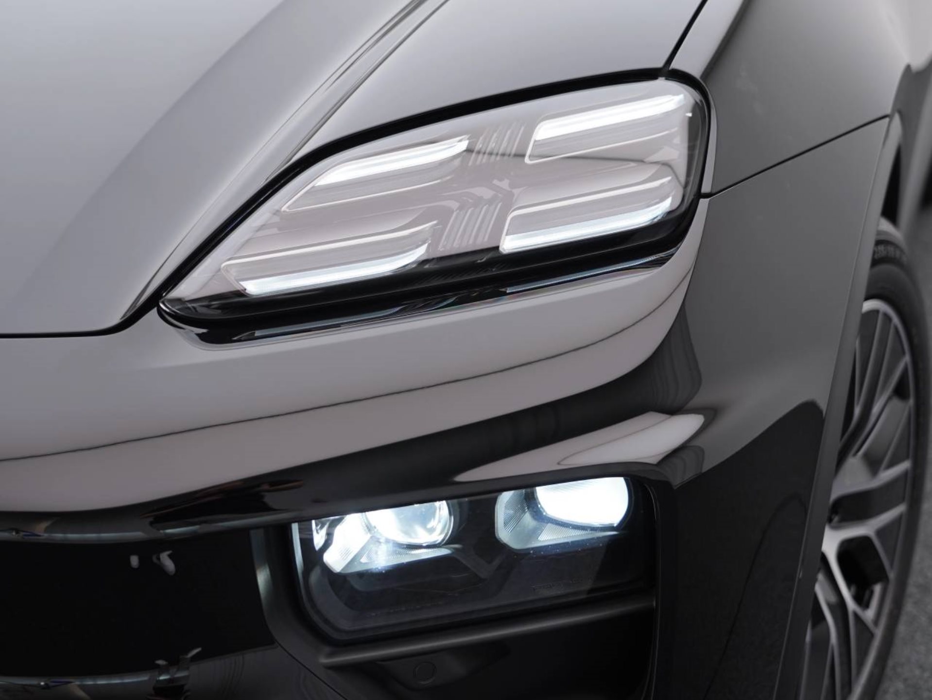 PORSCHE Macan 4-image-13