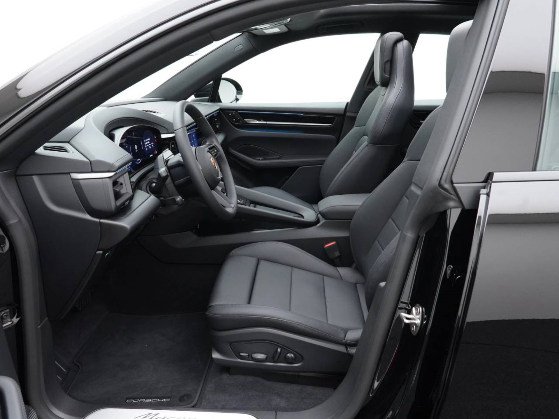 PORSCHE Macan 4-image-4