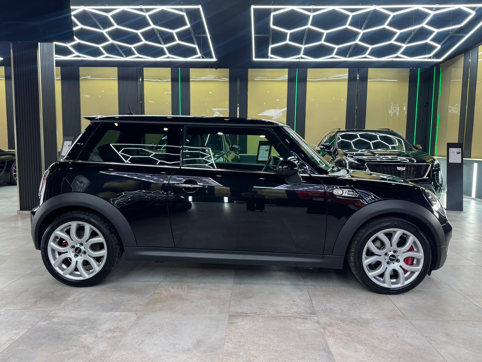 MINI R56 1.6i John Cooper Works-image-3