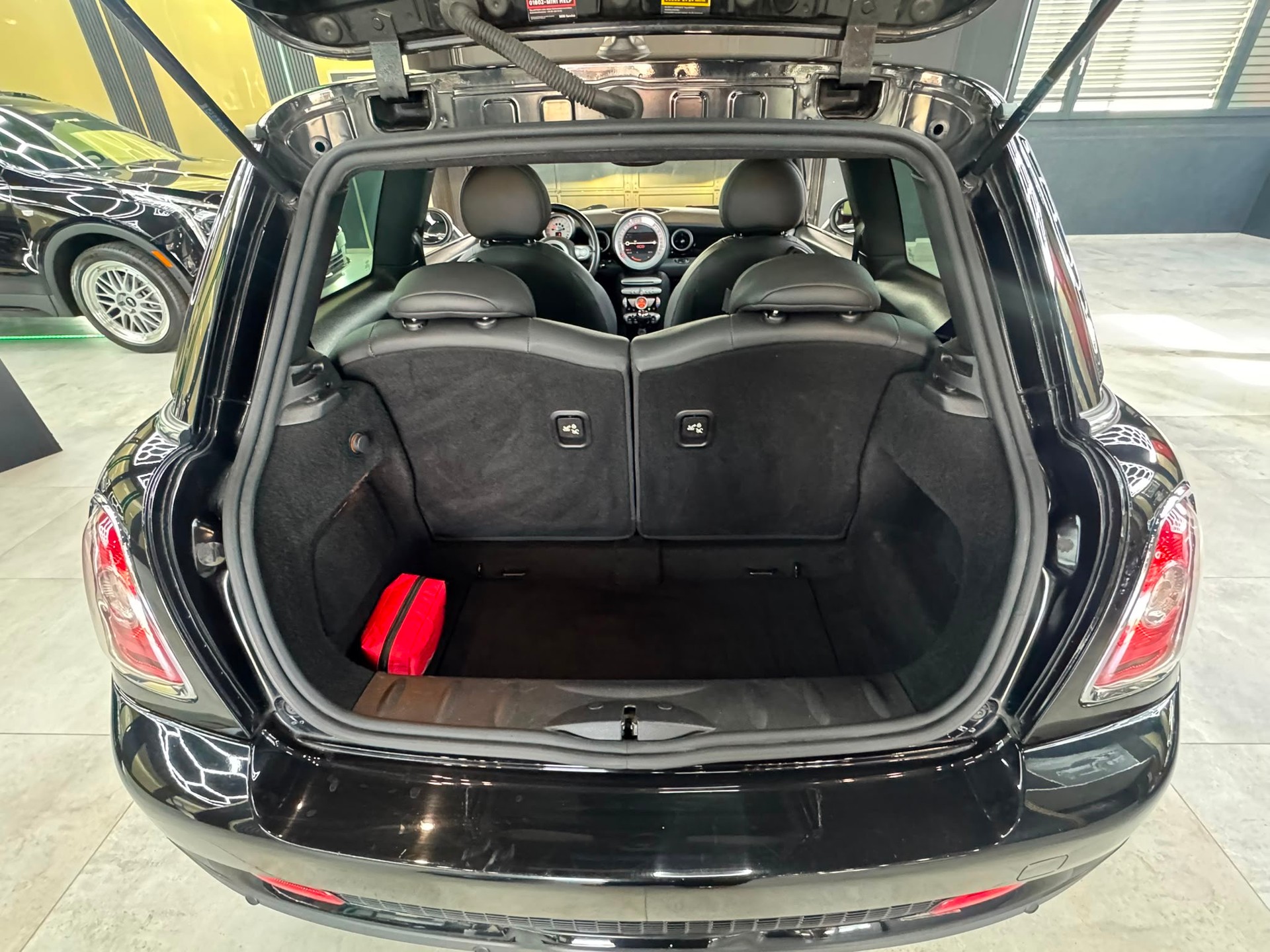 MINI R56 1.6i John Cooper Works-image-15
