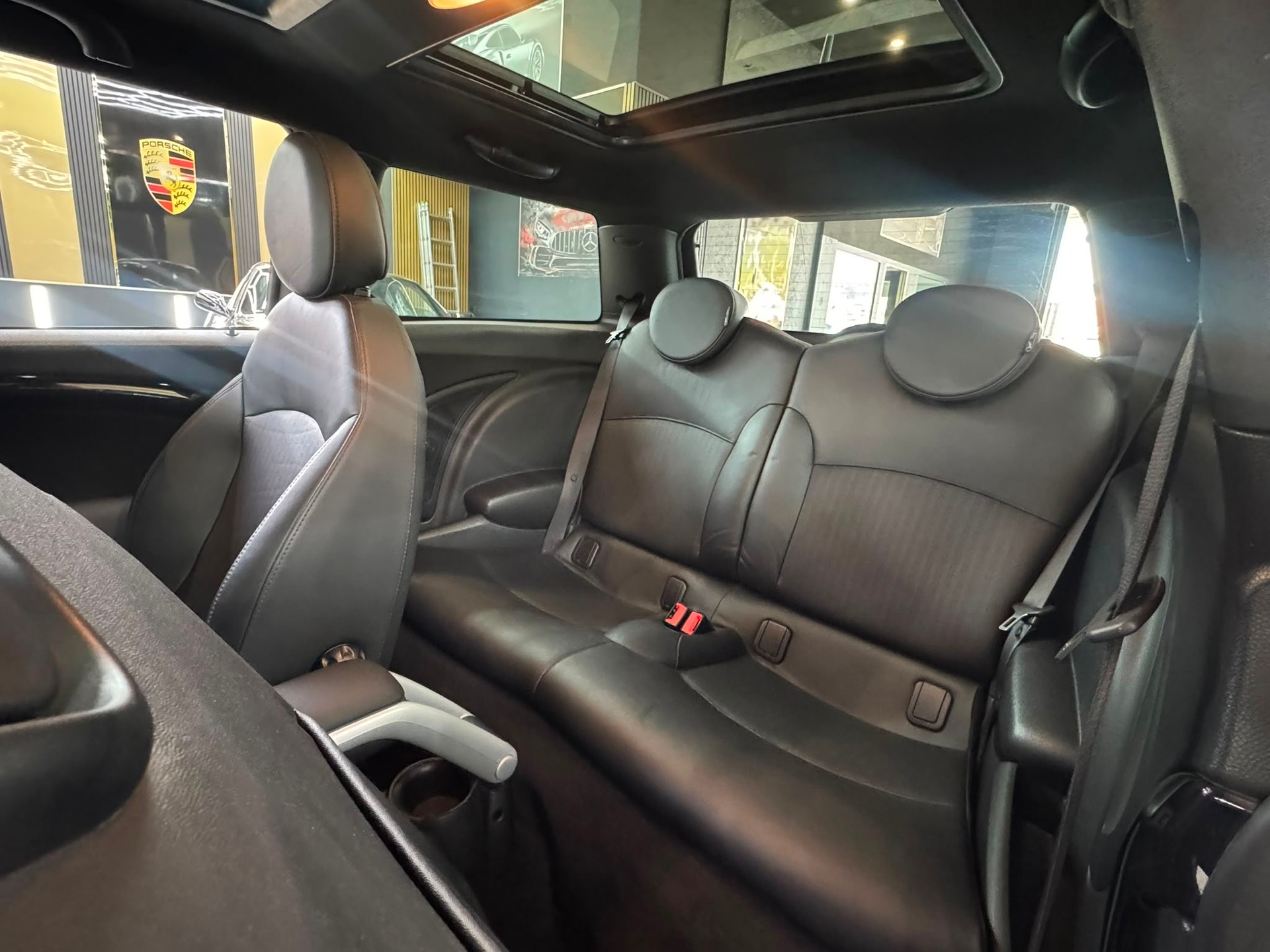 MINI R56 1.6i John Cooper Works-image-12