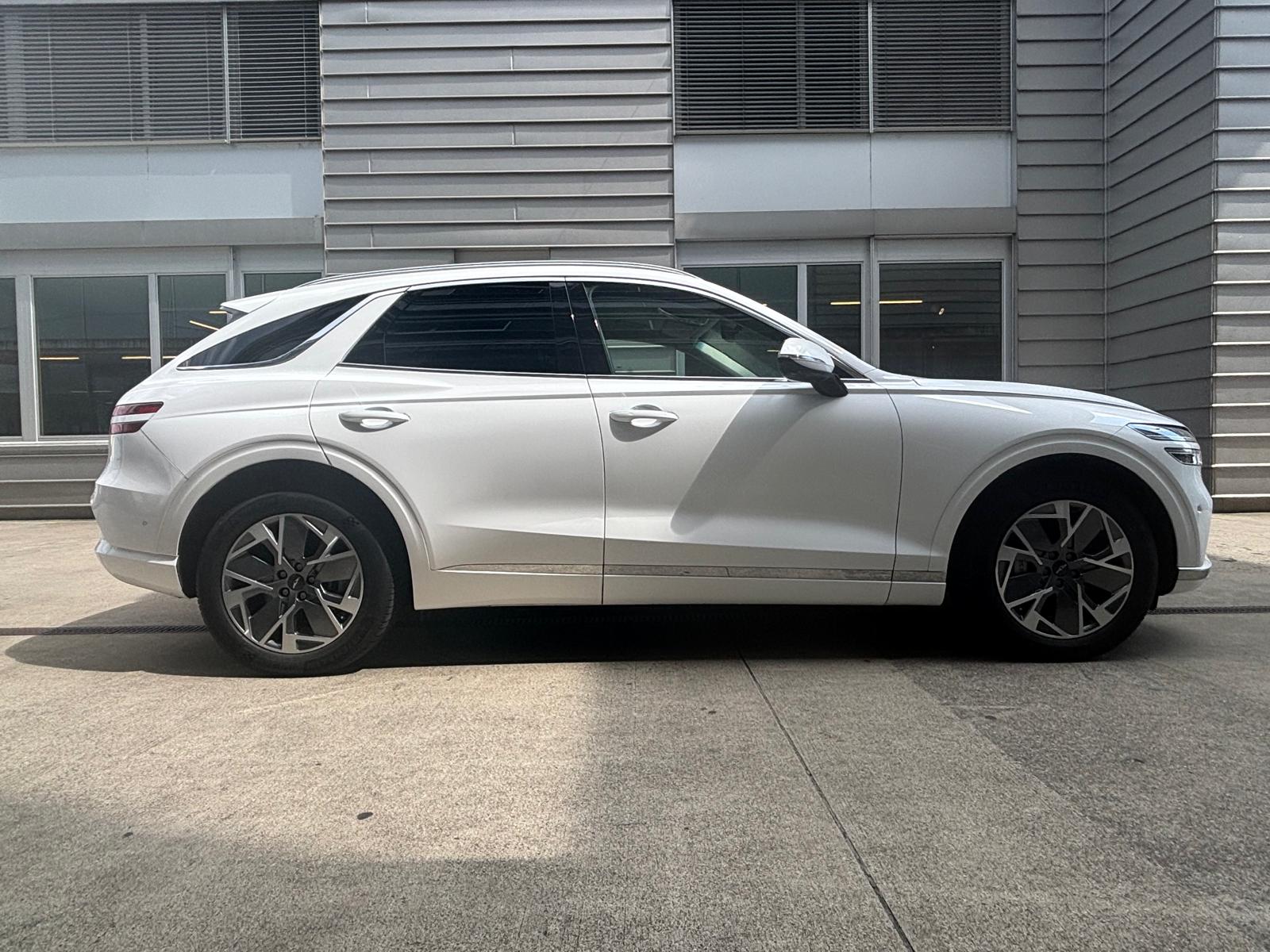 GENESIS GV70 Electrified Sport kWh 77,4 AWD-image-5