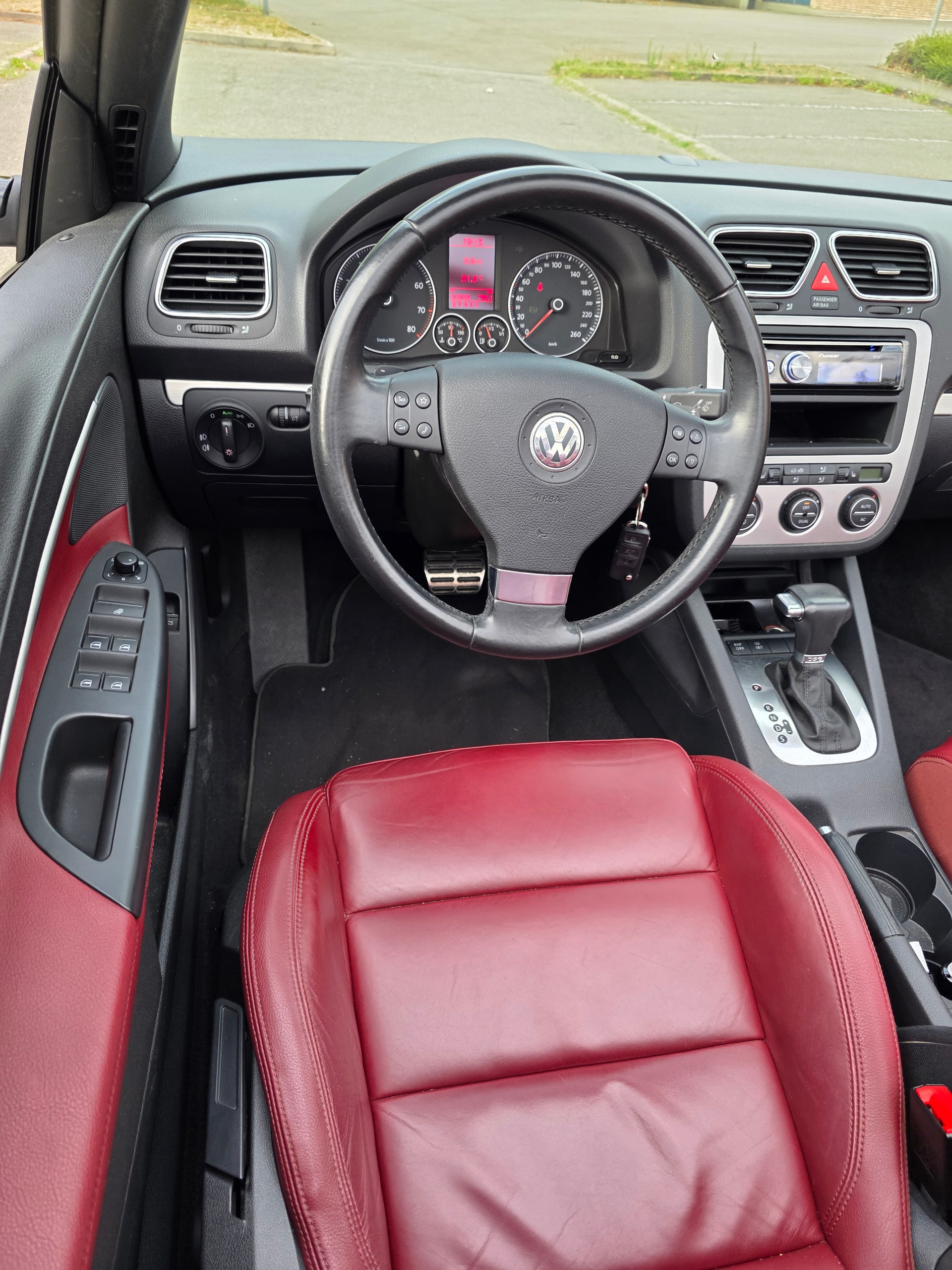 VW Eos 2.0 FSI Turbo-image-10