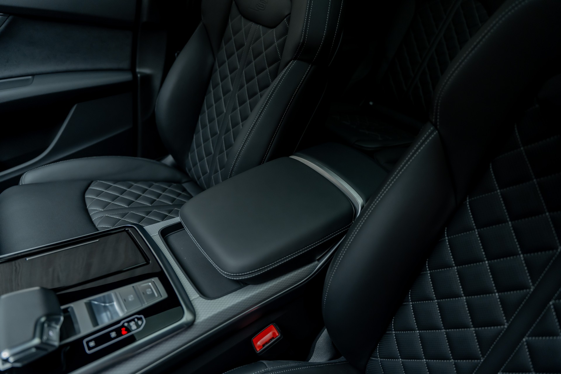 AUDI Q7 SUV TDI quattro 210 kW S Line tiptronic-image-14