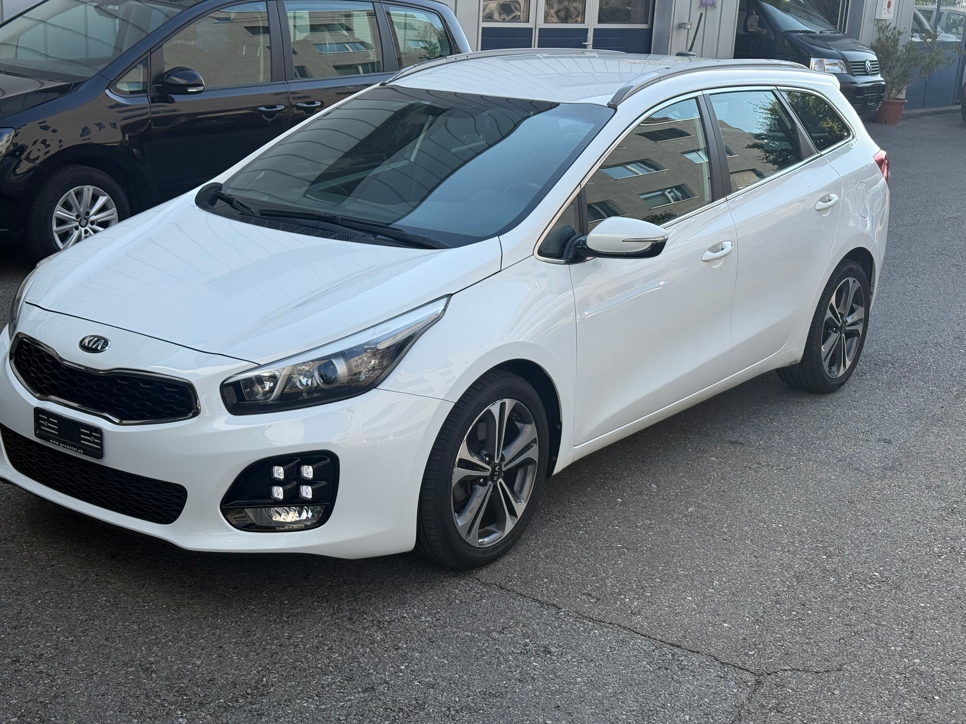 KIA Cee'd Sportswagon 1.6 CRDi Swiss Champion DCT-image-7