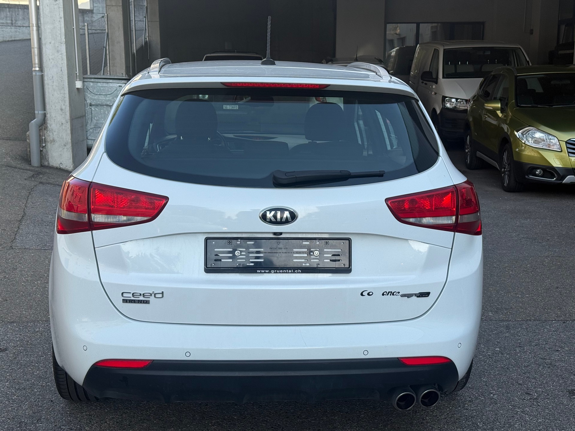 KIA Cee'd Sportswagon 1.6 CRDi Swiss Champion DCT-image-4