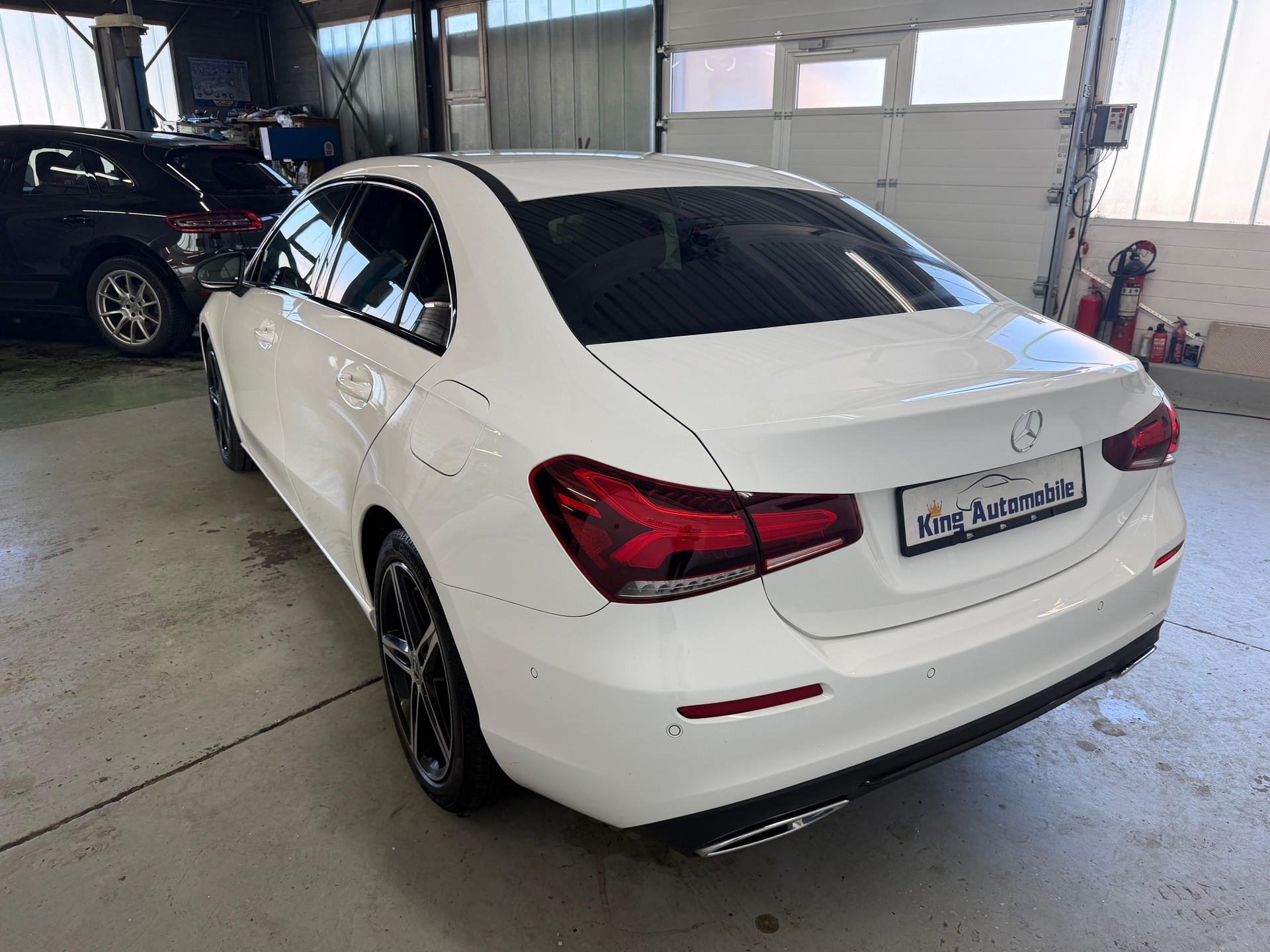 MERCEDES-BENZ A 200 Progressive 7G-DCT | Limousine | Frisch MFK | Ab Service | Navi | RF-Kamera-image-4