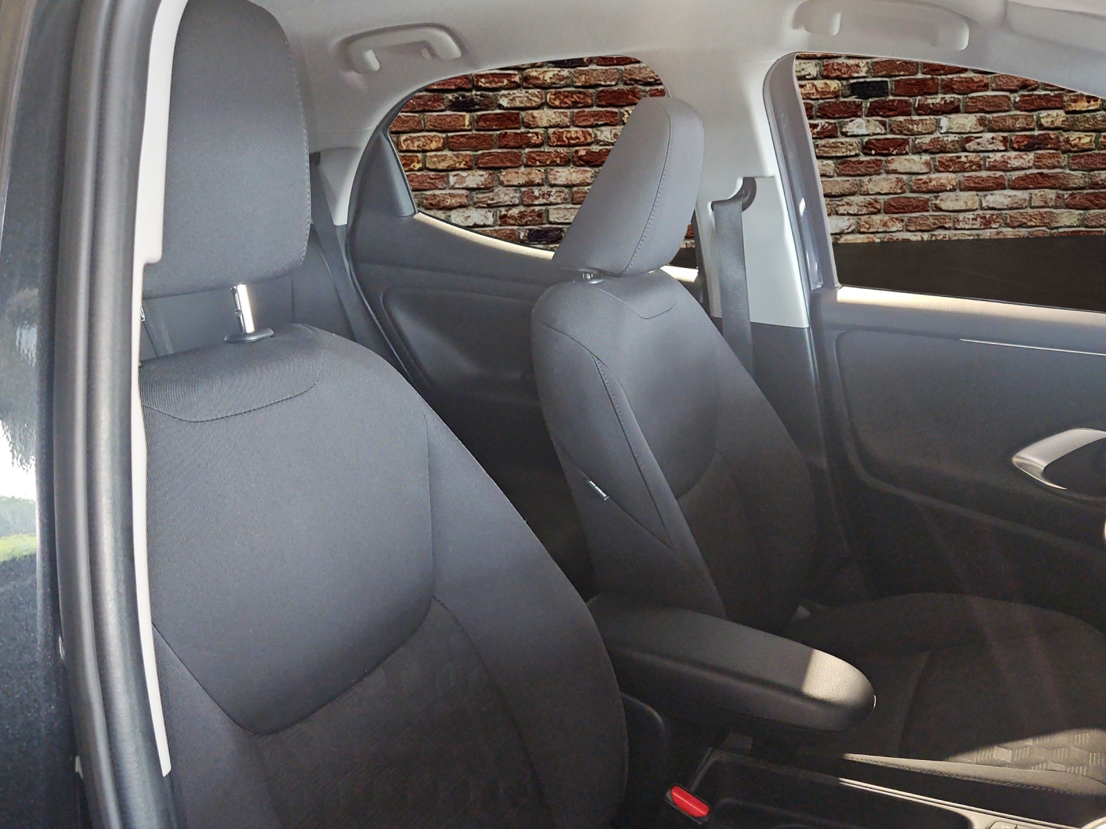 MAZDA 2 Hybrid Centre-line-image-6