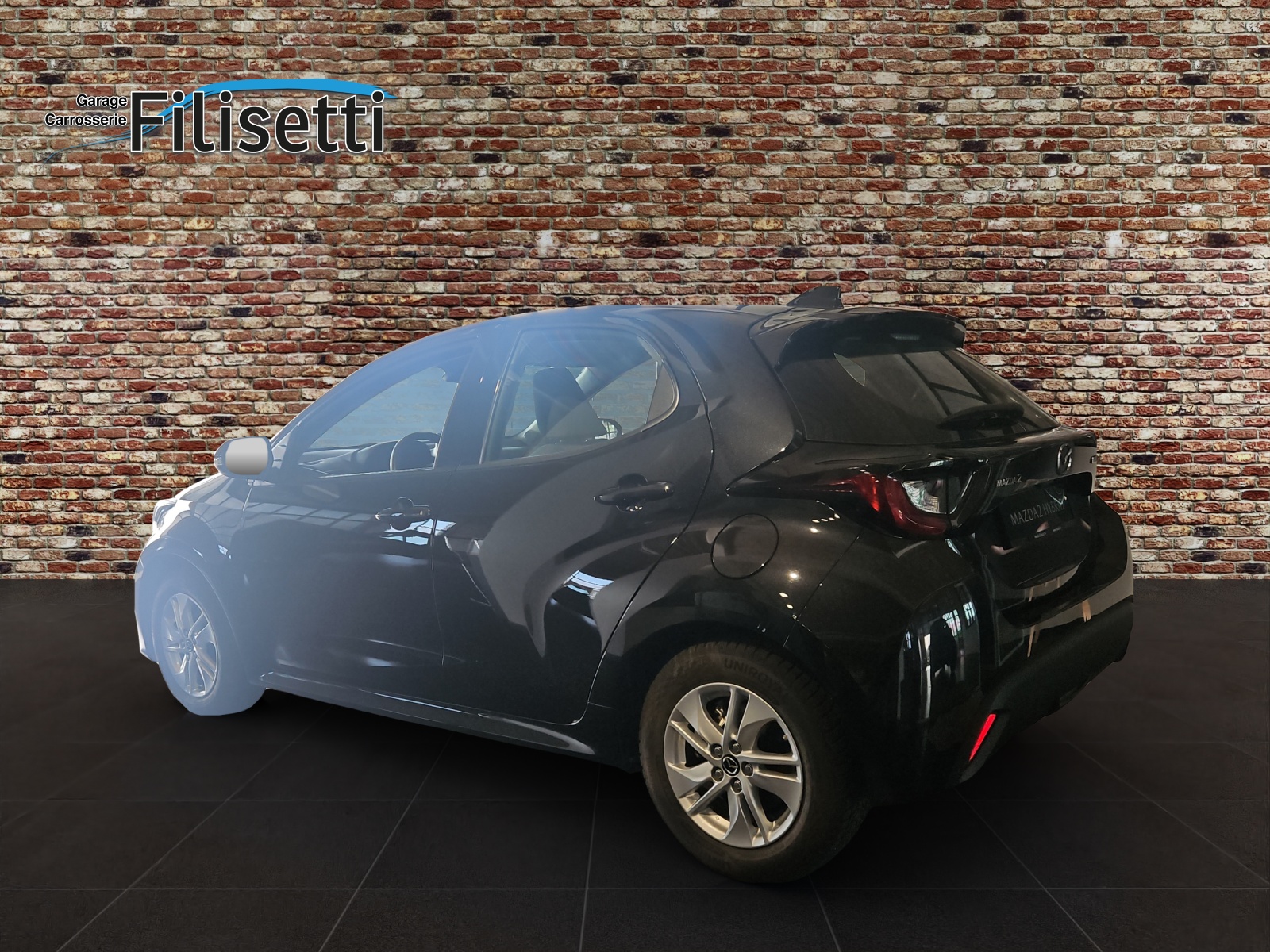 MAZDA 2 Hybrid Centre-line-showroom-element-3