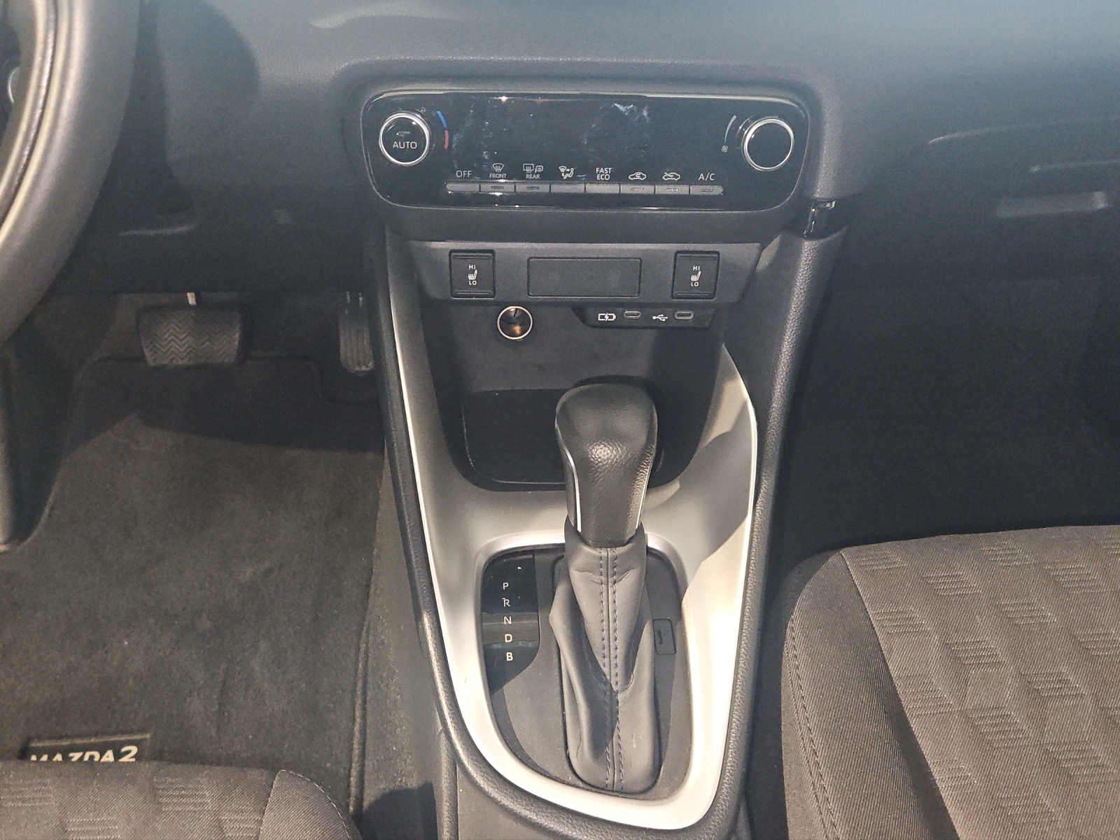 MAZDA 2 Hybrid Centre-line-image-7
