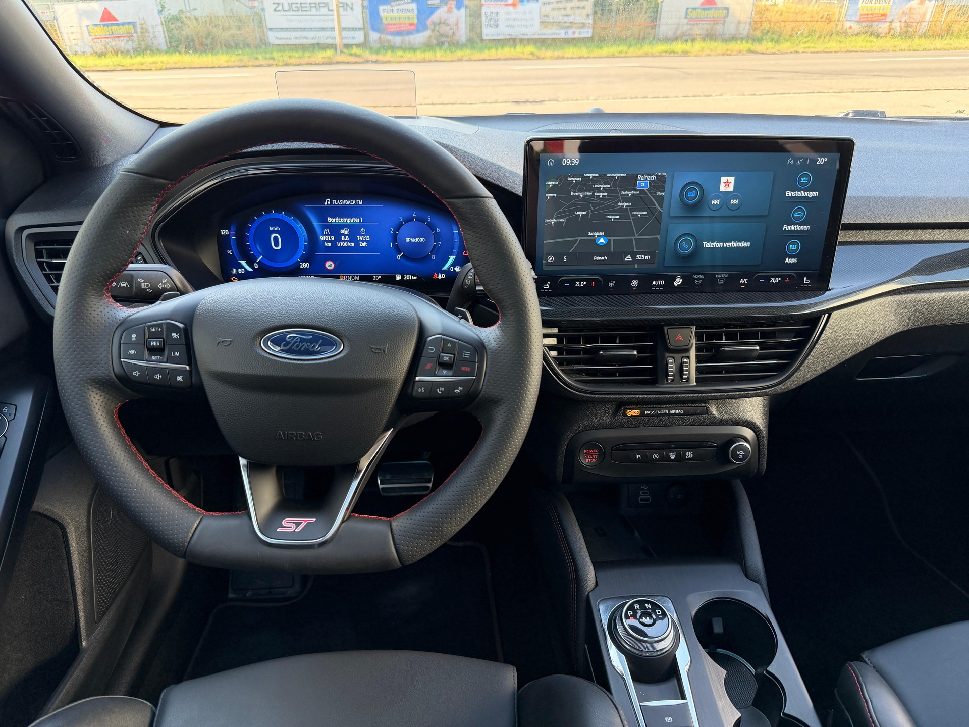 FORD Focus Station Wagon 2.3 EcoB ST X-image-10