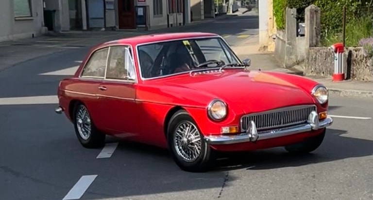 MG GT-image-3