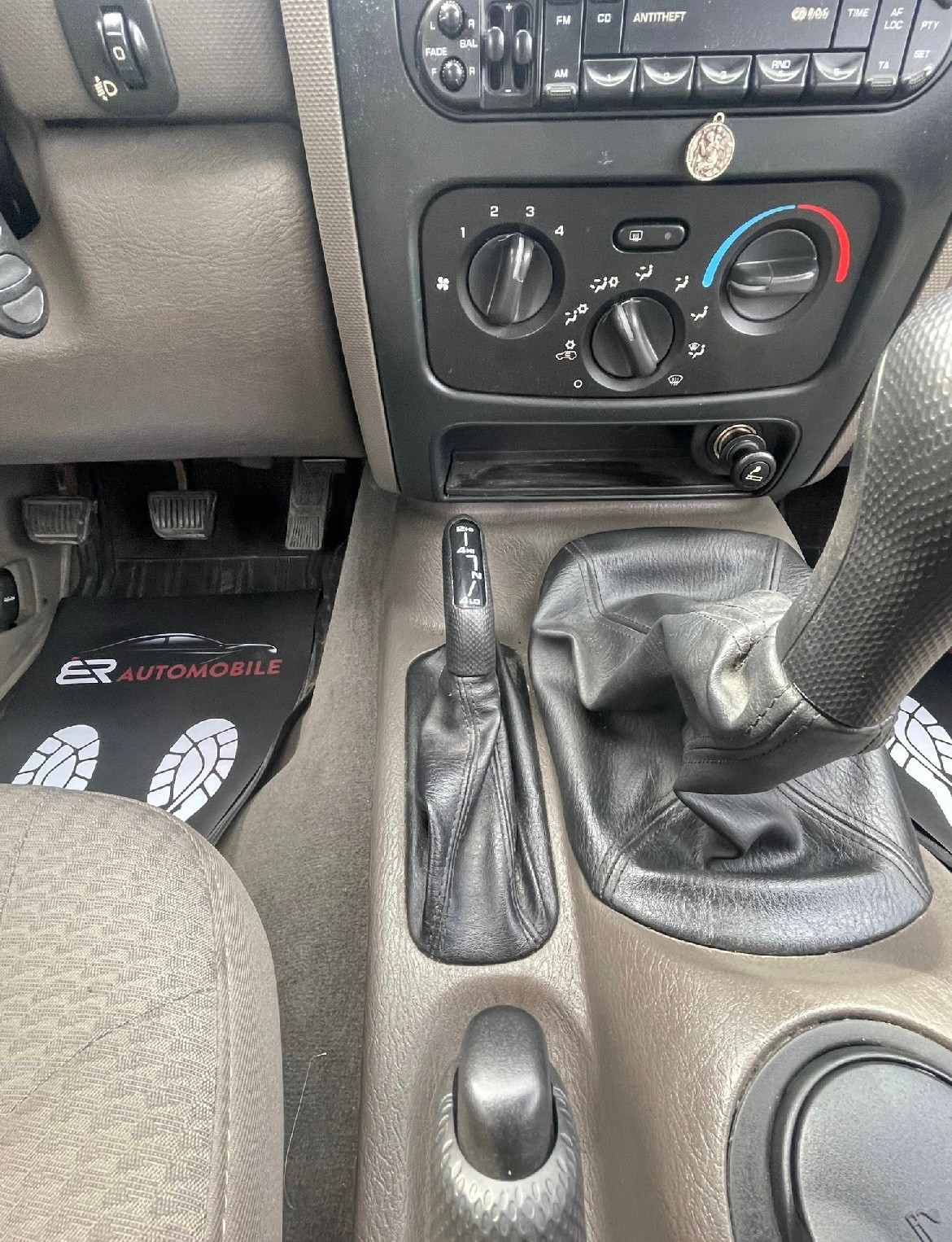 JEEP Cherokee 2.5 CRD Limited-image-12