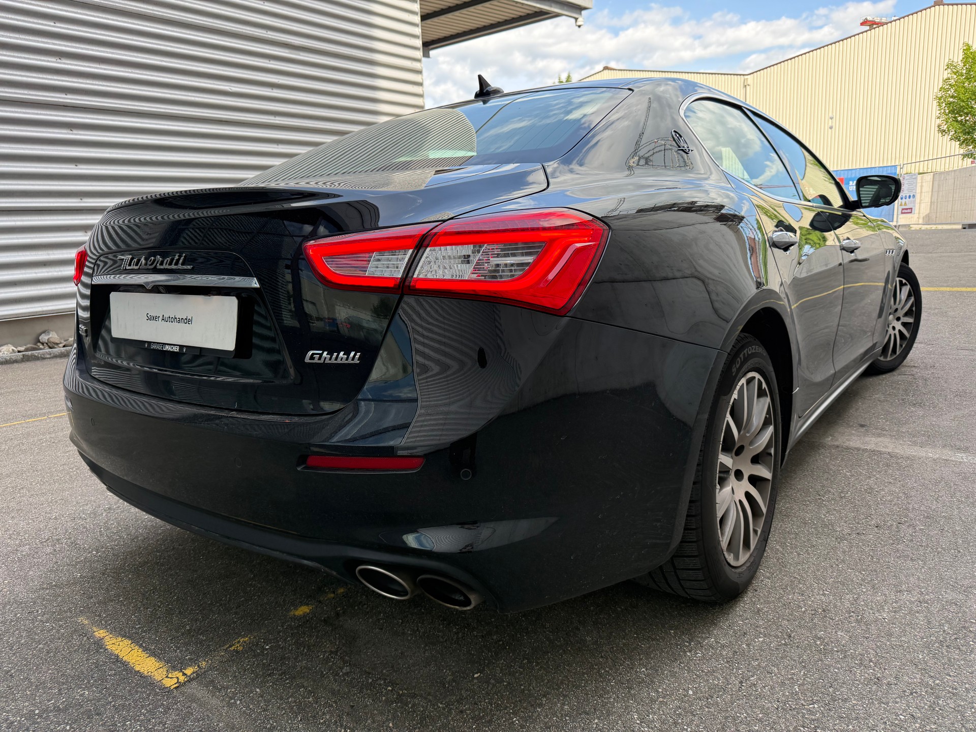 MASERATI Ghibli S Q4 3.0 V6 GranSport Automatica-image-3