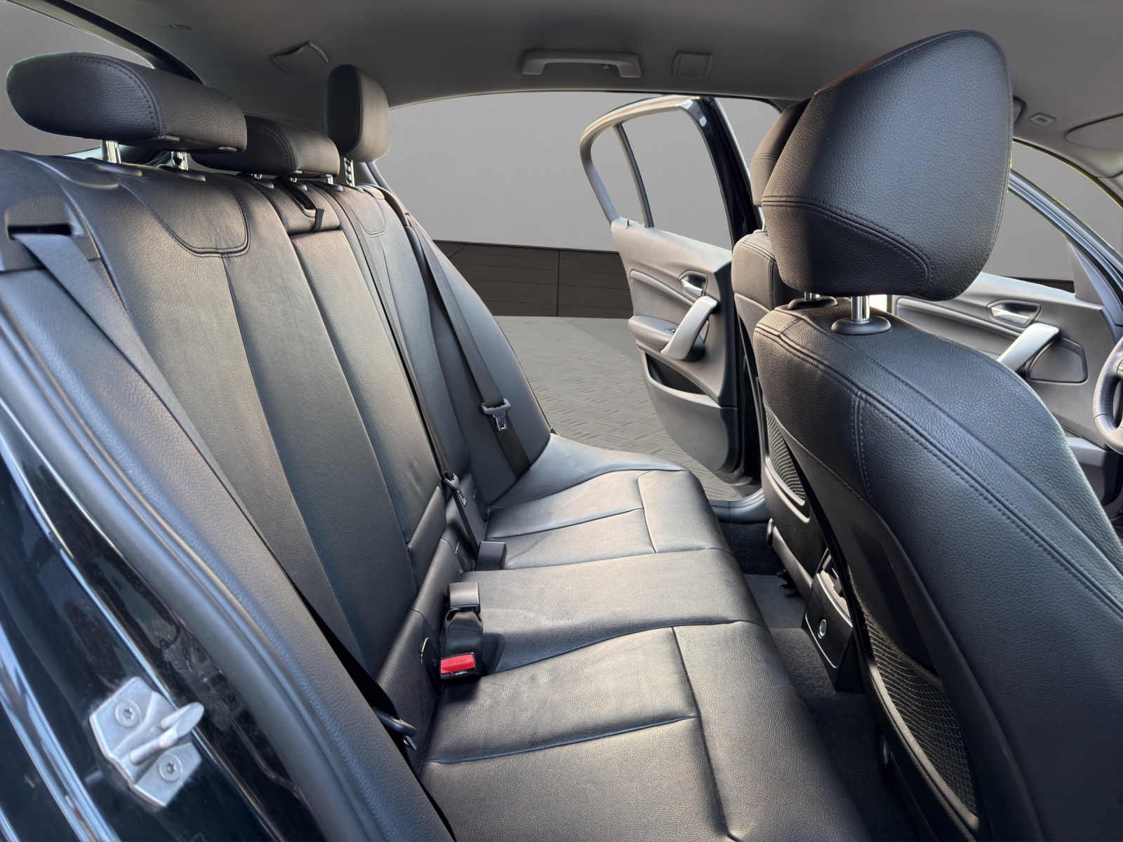 BMW 118i Sport Line Steptronic-image-18