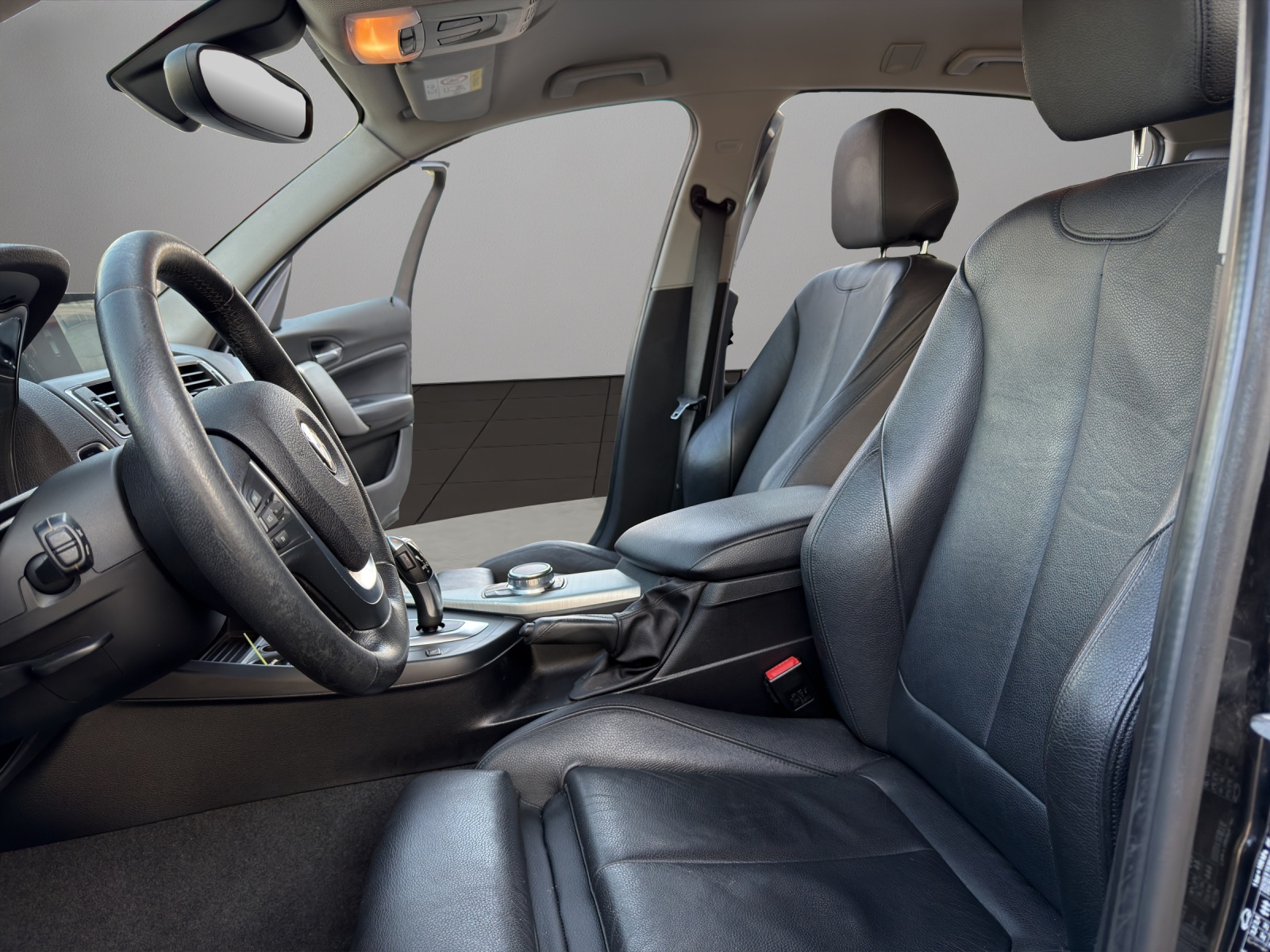 BMW 118i Sport Line Steptronic-image-15