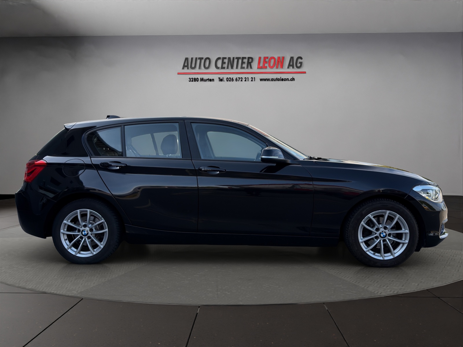BMW 118i Sport Line Steptronic-image-6