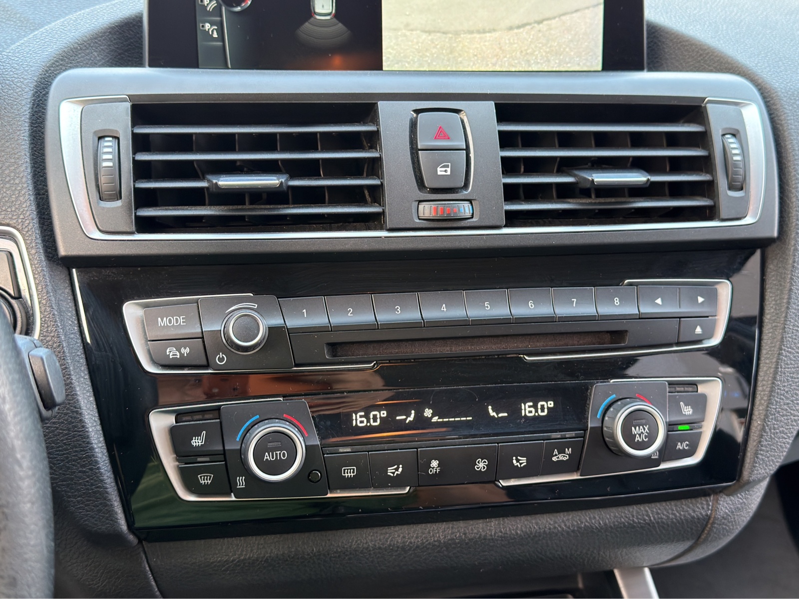 BMW 118i Sport Line Steptronic-image-12