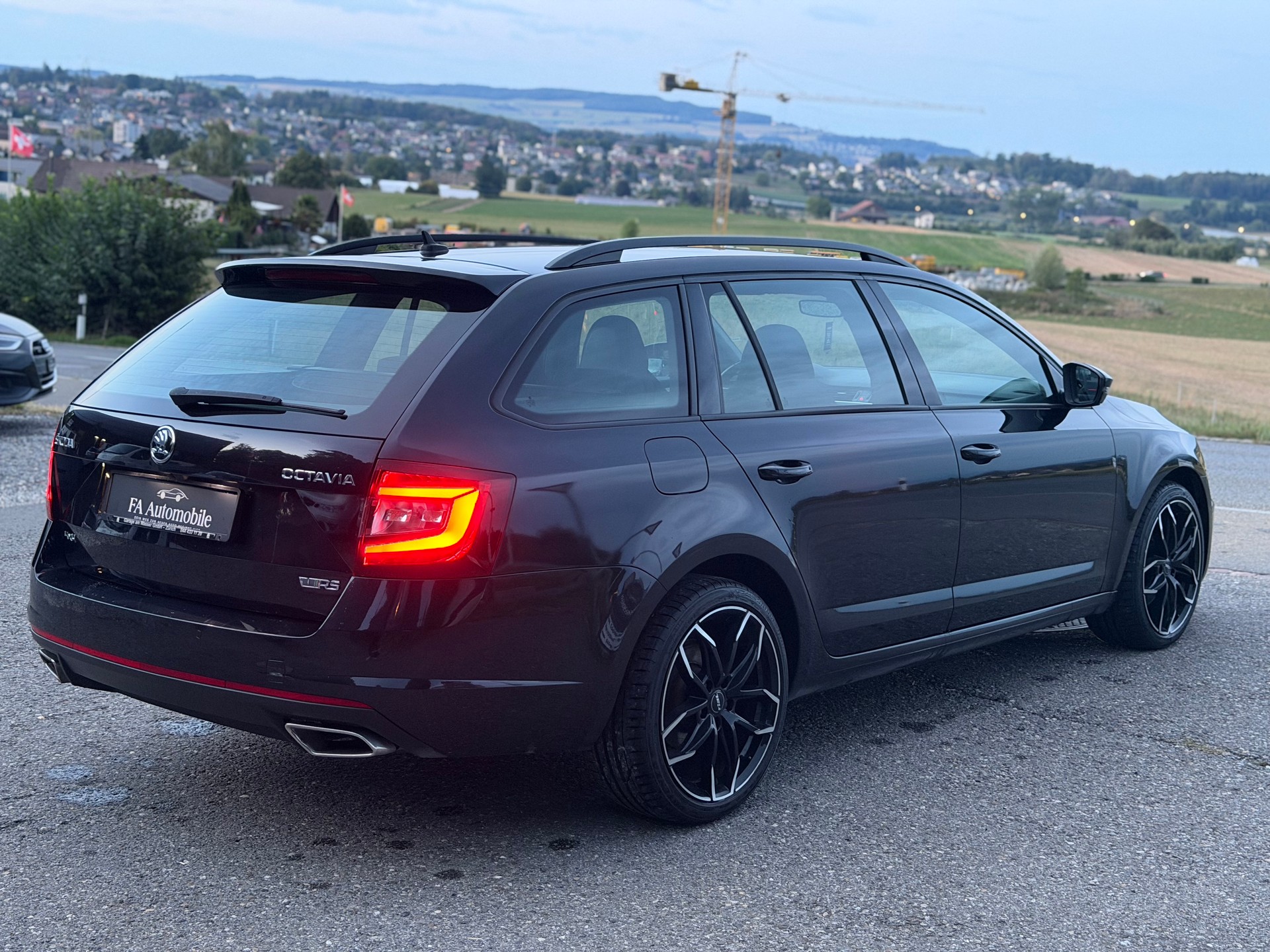 SKODA Octavia Combi 2.0 TDI RS 4x4 DSG-image-4
