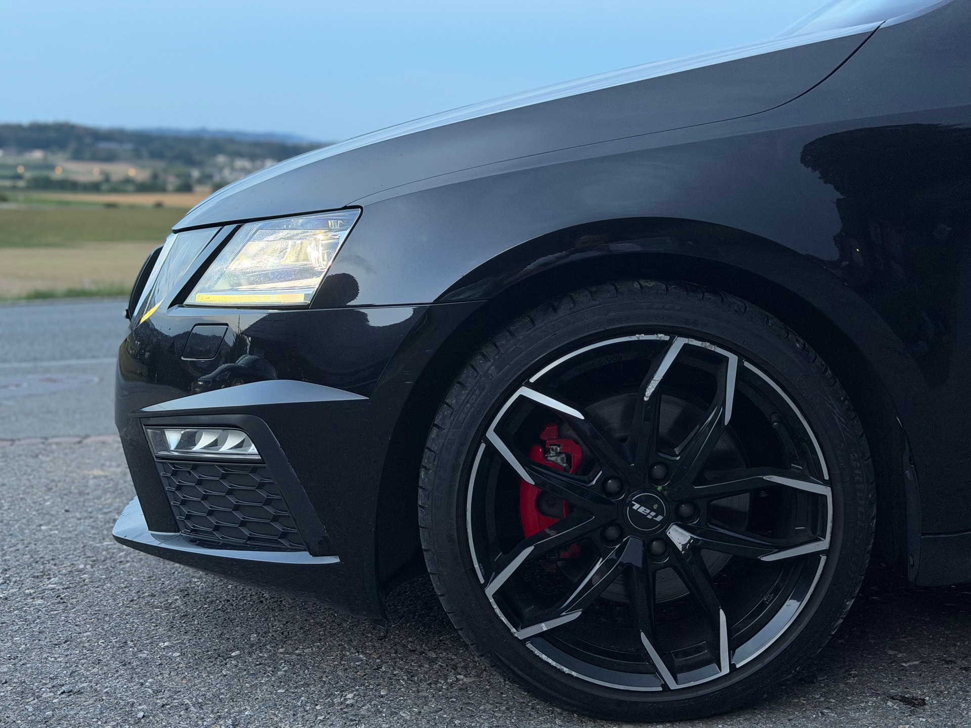 SKODA Octavia Combi 2.0 TDI RS 4x4 DSG-image-1