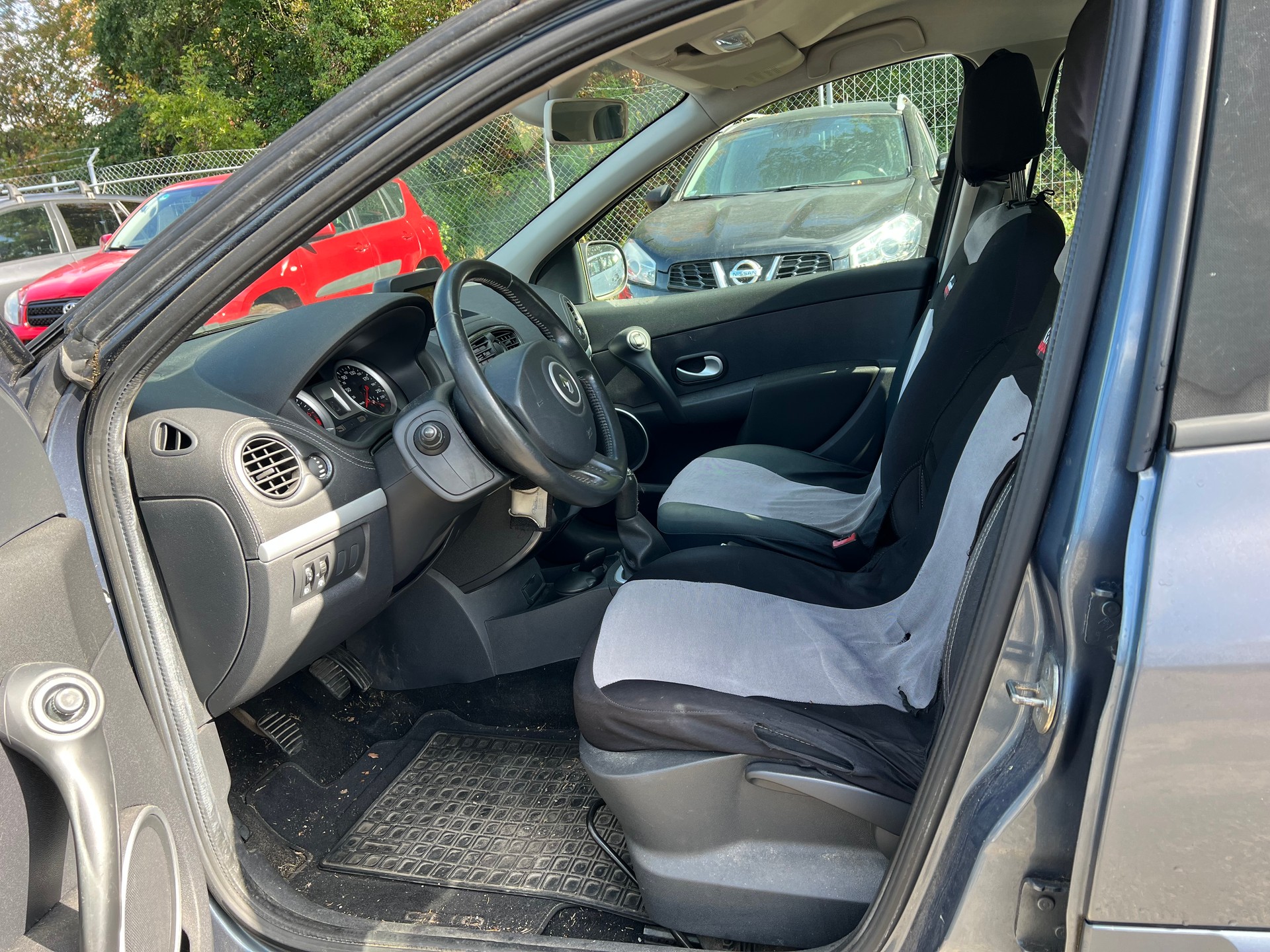 RENAULT Clio Grandtour 1.2 16V Turbo 20th Edition-image-5