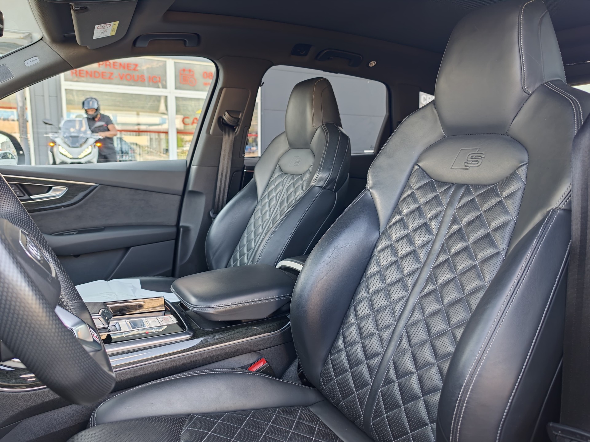 AUDI Q7 50 TDI quattro S Line tiptronic-image-9
