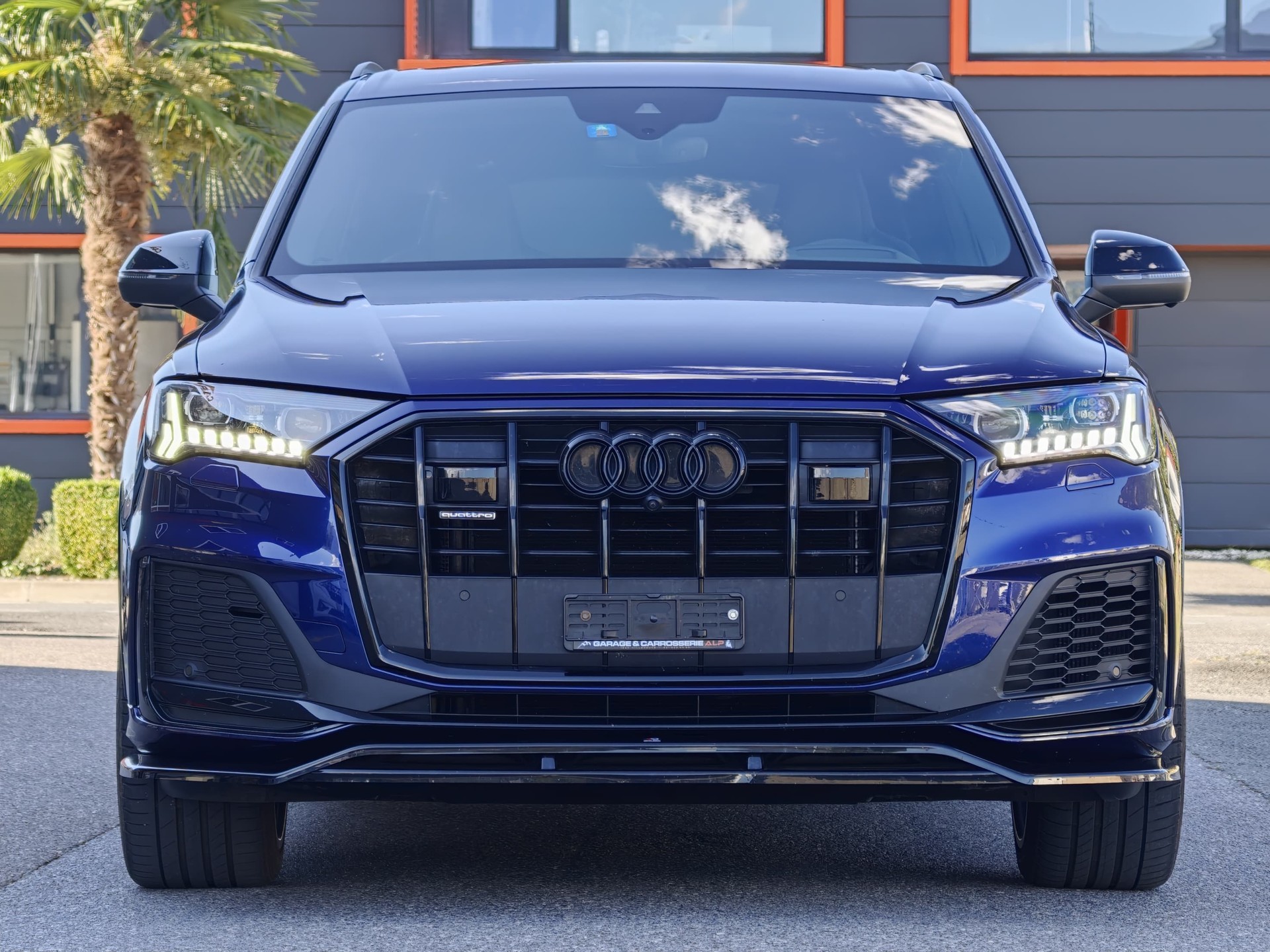 AUDI Q7 50 TDI quattro S Line tiptronic-image-0