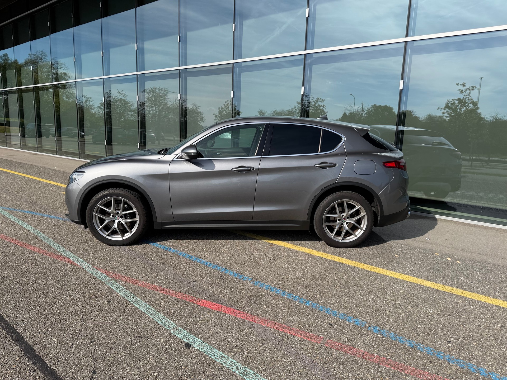 ALFA ROMEO Stelvio 2.0 FIRST EDITION 280 PS - Q4 Automatic - Ausstattung - Rückfahrk.-image-3