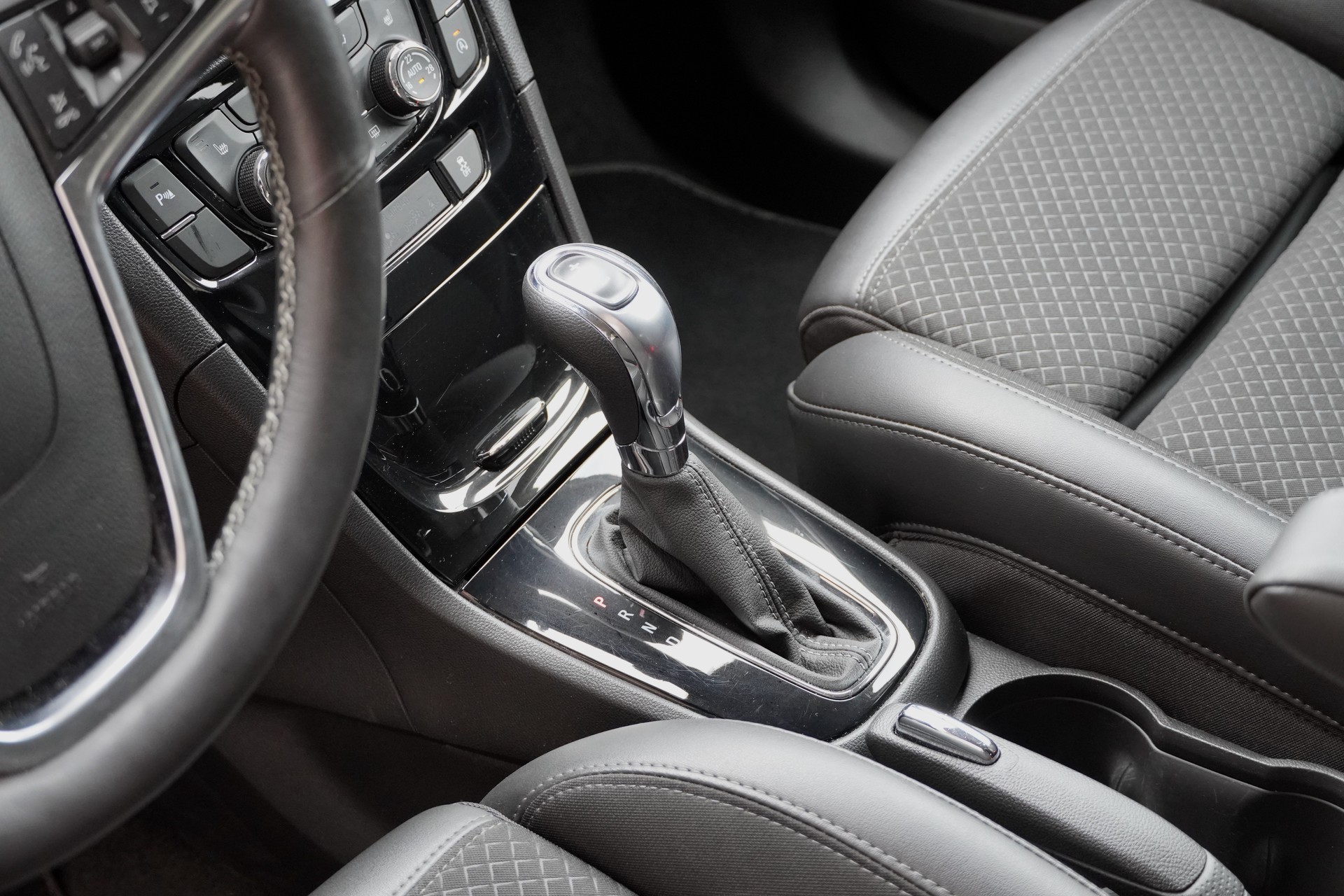 OPEL Mokka X 1.4i 16V Turbo Excellence 4WD Automatik-image-9