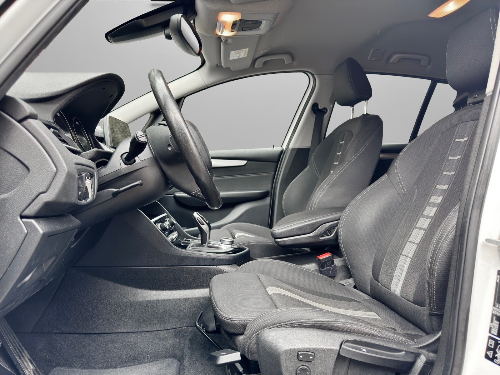 BMW 218d xDrive Gran Tourer Steptronic-image-7