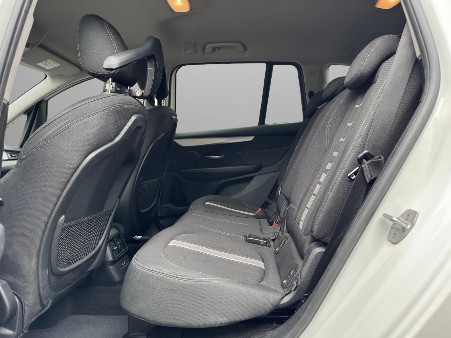 BMW 218d xDrive Gran Tourer Steptronic-image-10