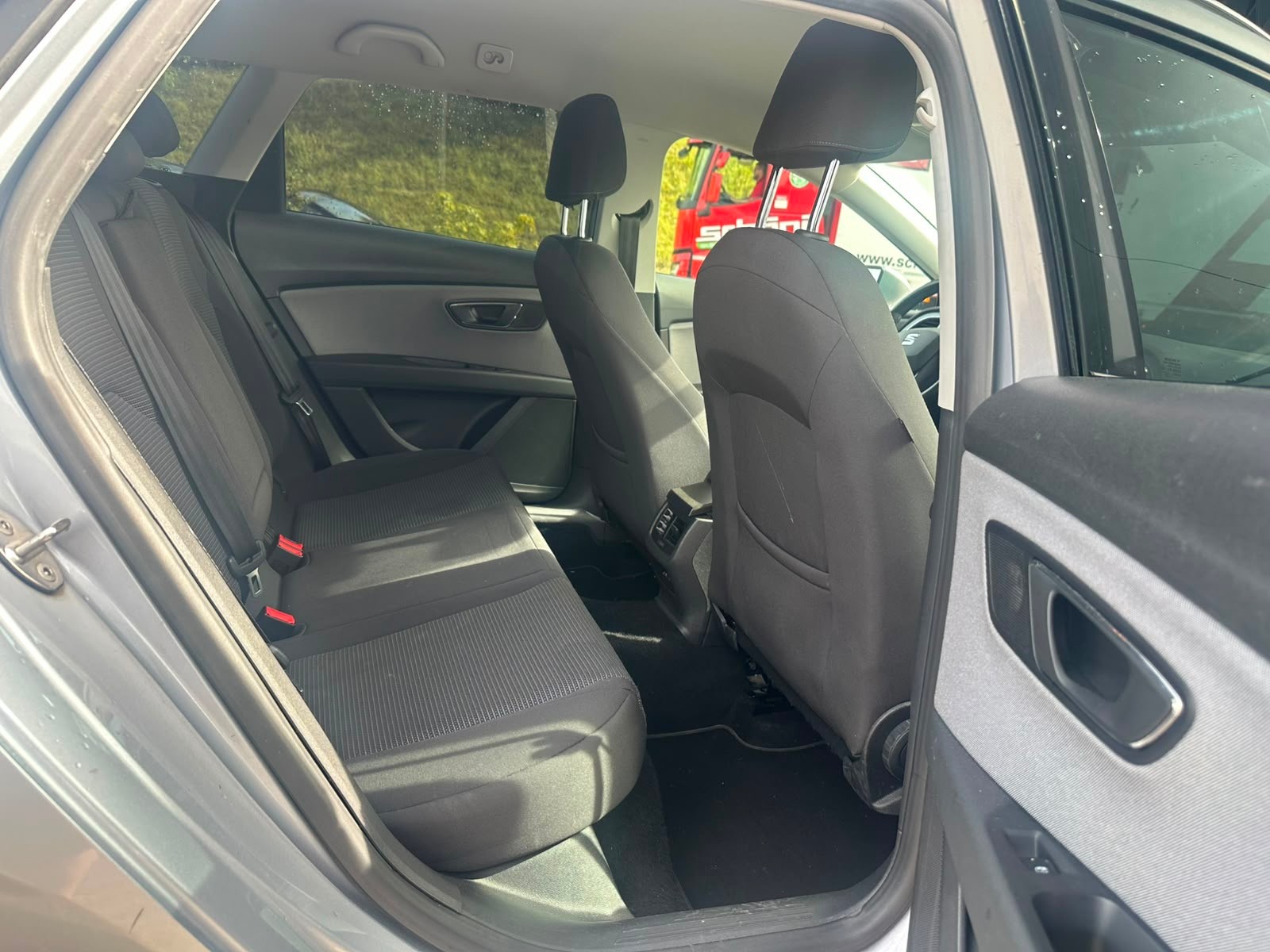 SEAT Leon ST 1.6 TDI CR Style-image-6