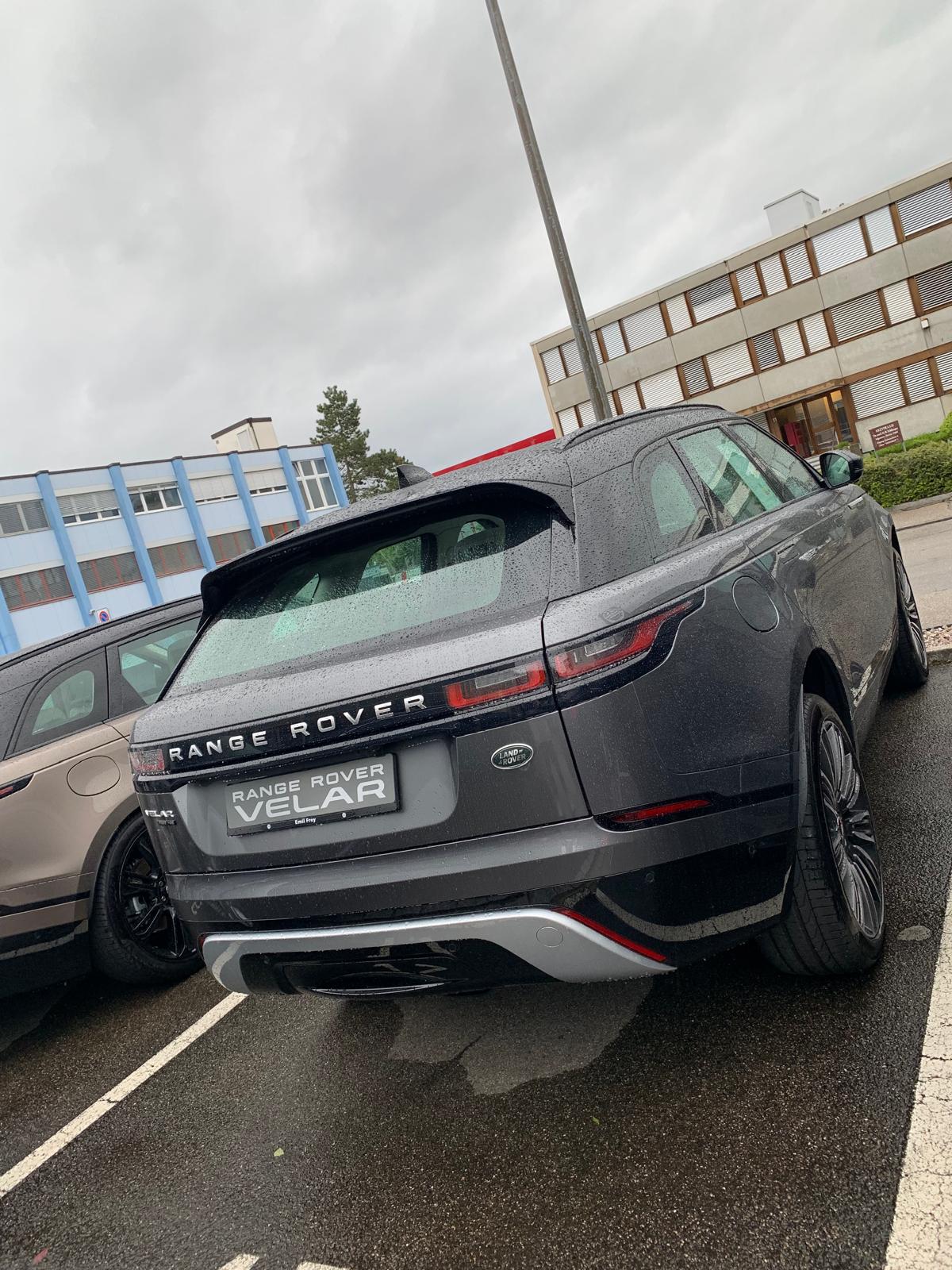 LAND ROVER 3.0 D 300 R-Dynamic-image-3