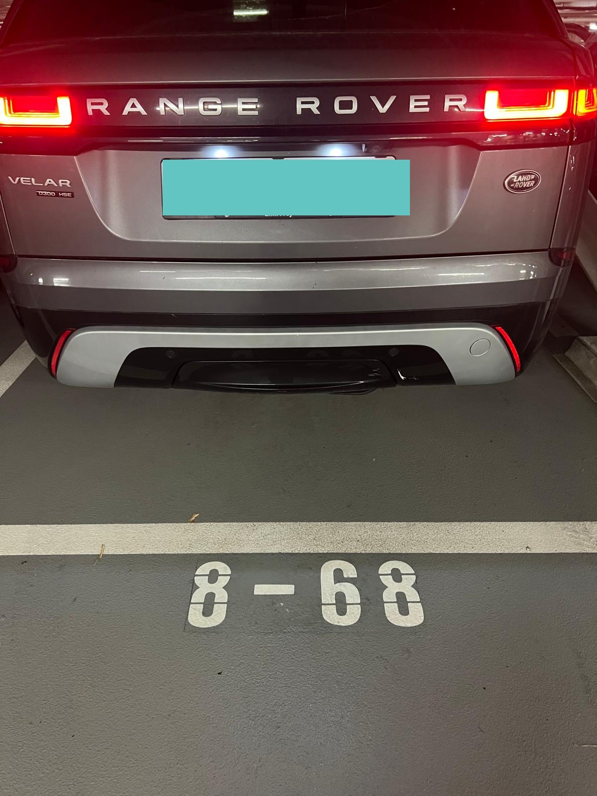 LAND ROVER 3.0 D 300 R-Dynamic-image-0
