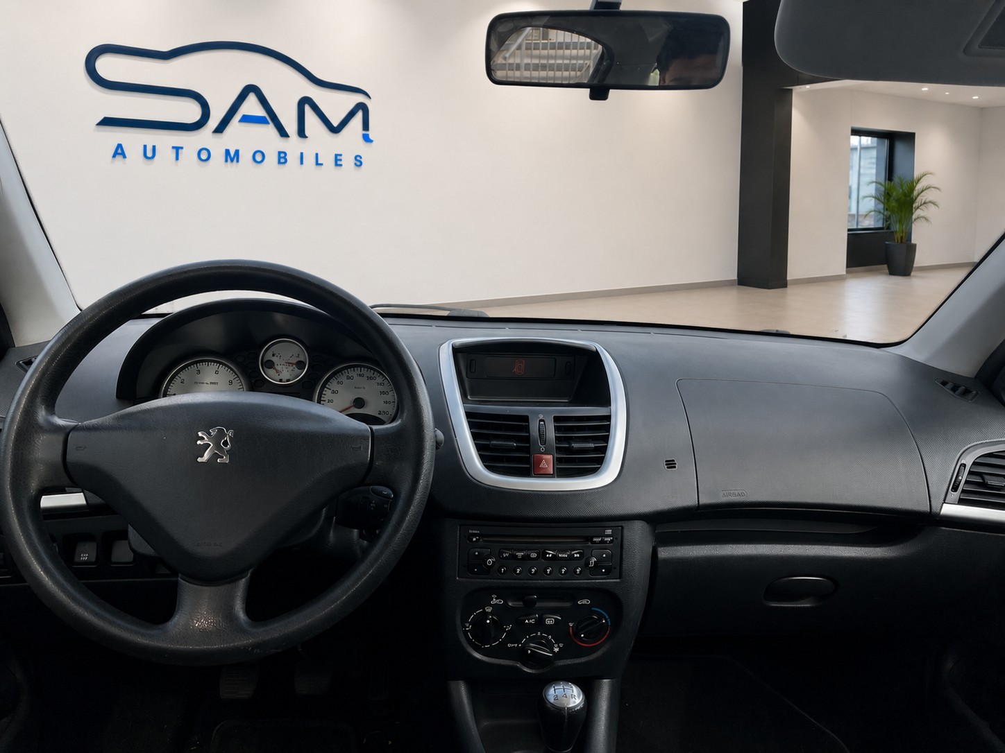 PEUGEOT 206+ 1.4 Trendy-image-9