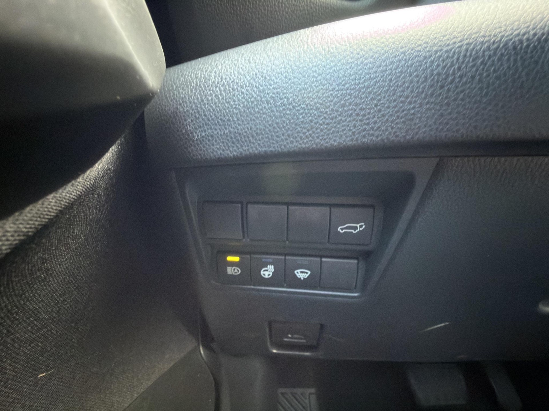 TOYOTA Yaris Cross 1.5 VVT-i HSD Adventure AWD-i-image-16