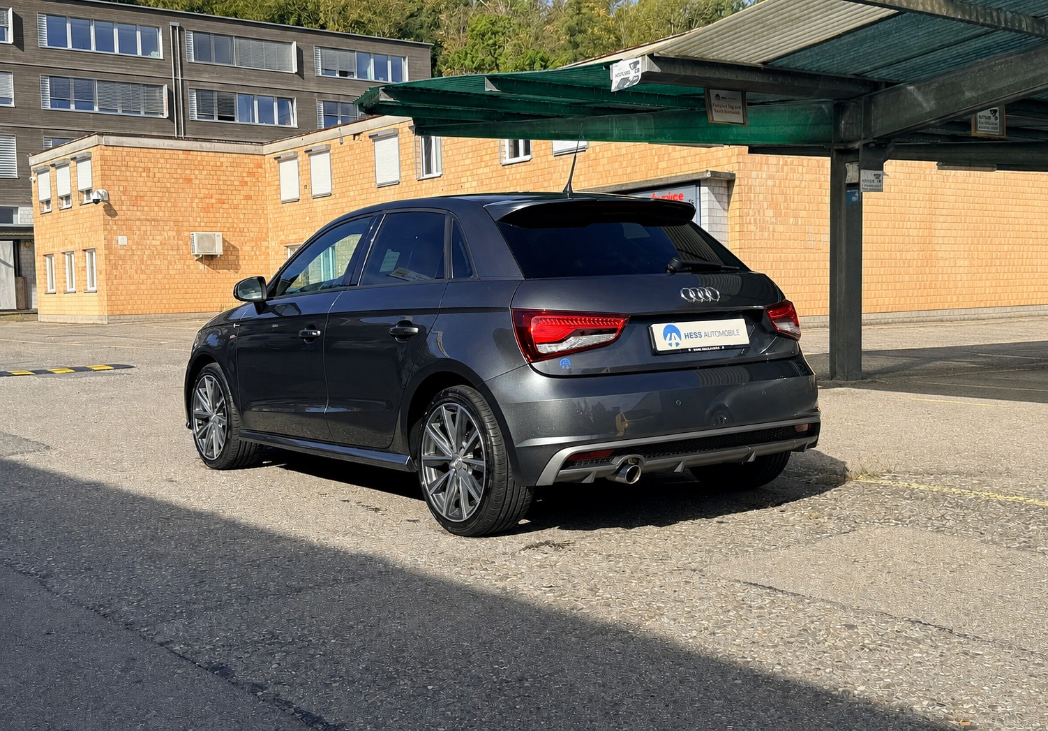 AUDI A1 Sportback 1.6 TDI Sport S-tronic S-Line-showroom-element-3