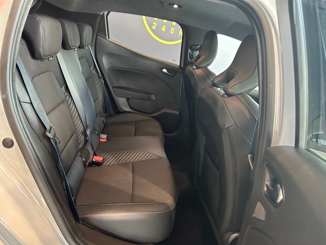 RENAULT Clio 1.6 E-Tech Esprit Alpine-image-19