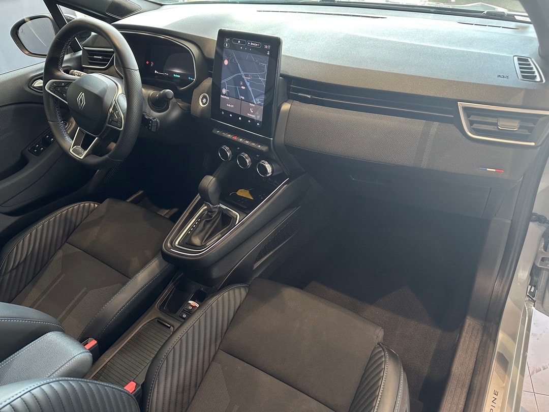 RENAULT Clio 1.6 E-Tech Esprit Alpine-image-13