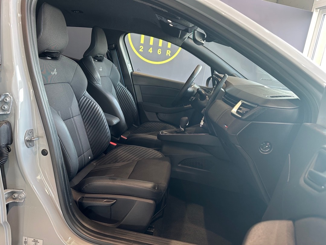 RENAULT Clio 1.6 E-Tech Esprit Alpine-image-12