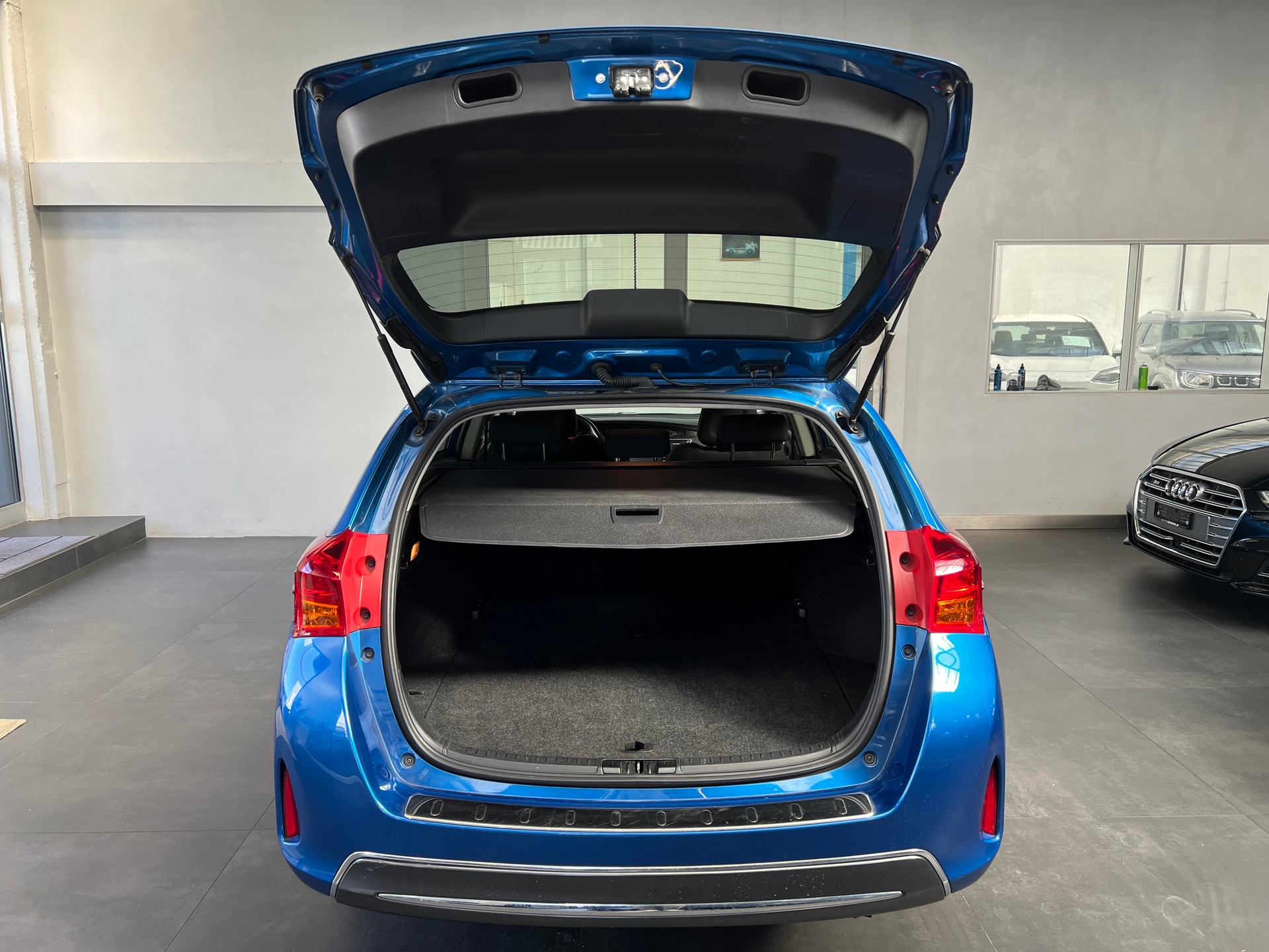 TOYOTA Auris Touring Sports 1.8 16V HSD Linea Trend-image-10