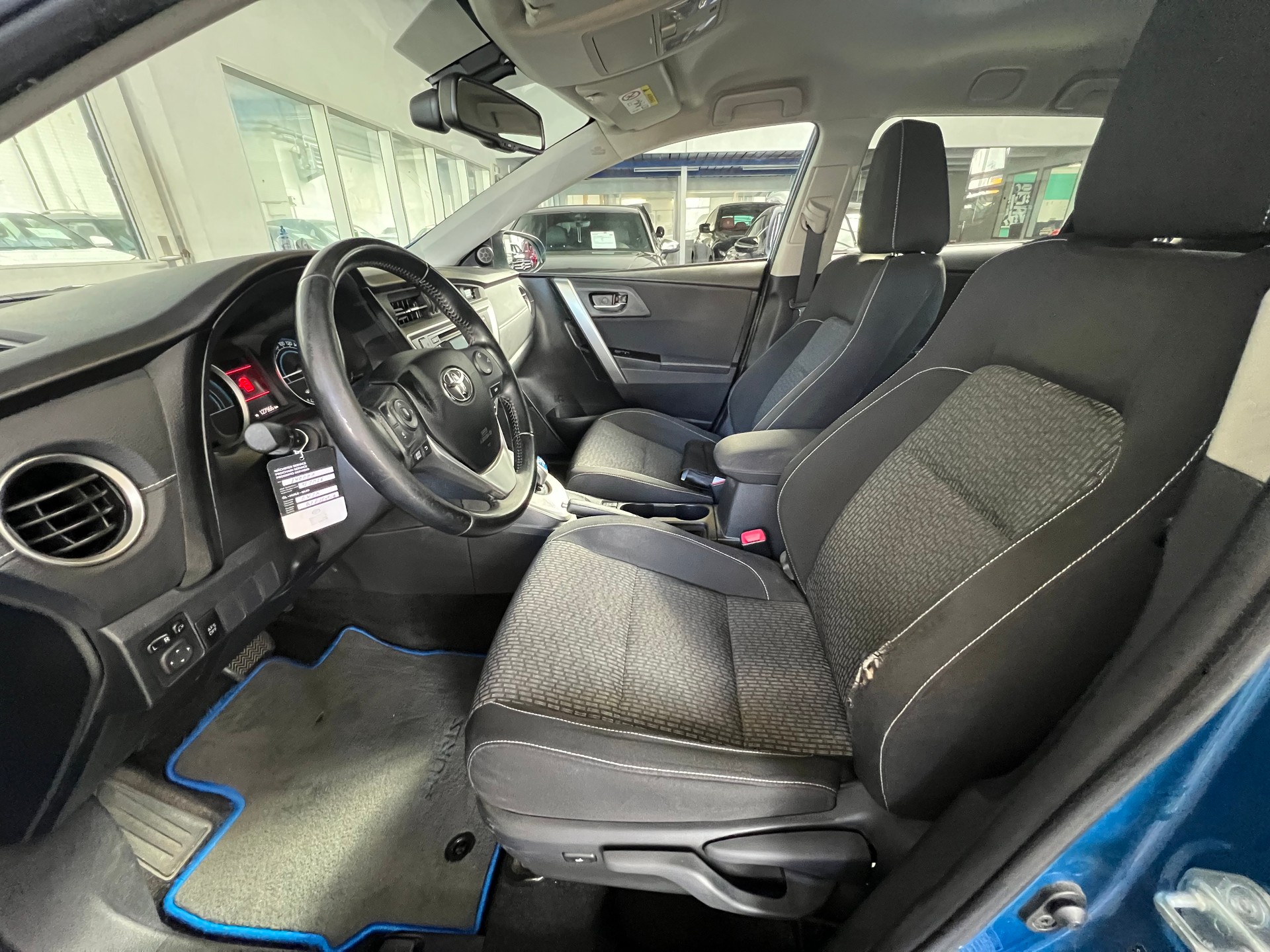 TOYOTA Auris Touring Sports 1.8 16V HSD Linea Trend-image-8
