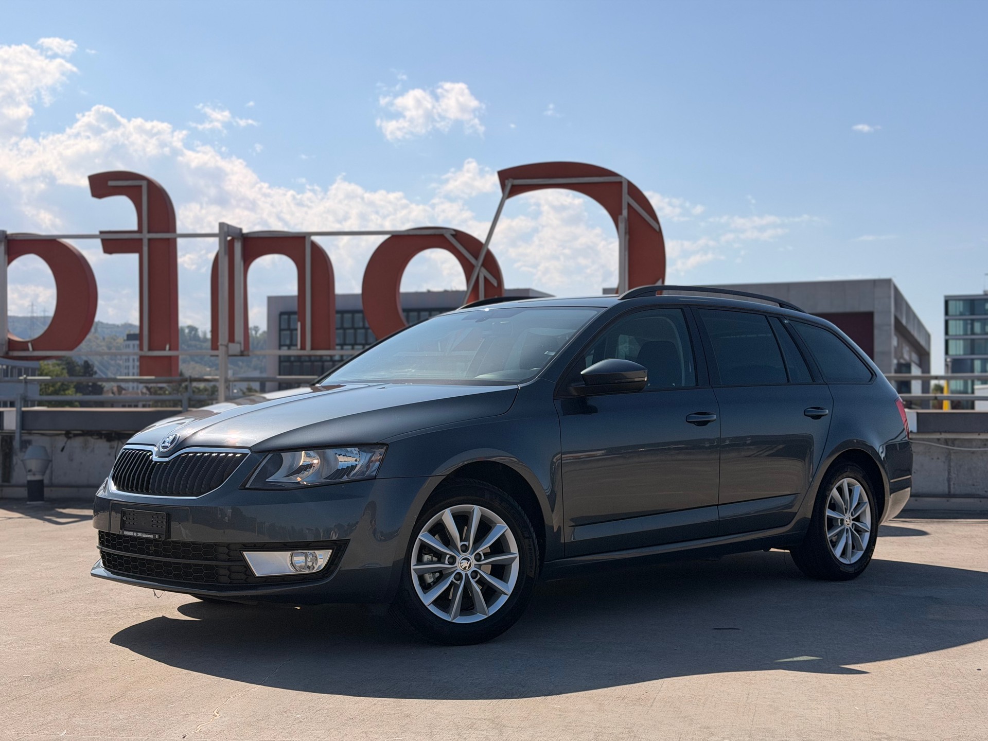 SKODA Octavia Combi 1.6 TDI Fresh DSG-image-0