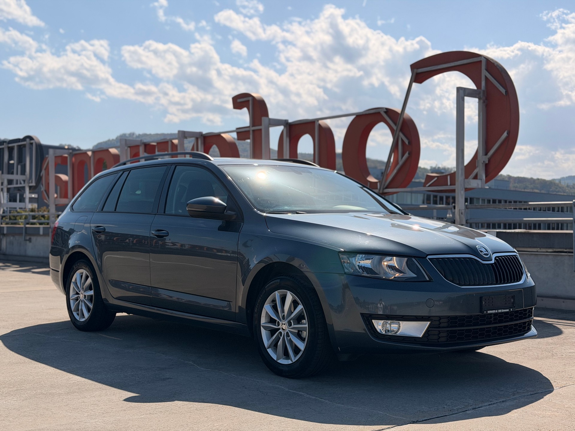 SKODA Octavia Combi 1.6 TDI Fresh DSG-image-1