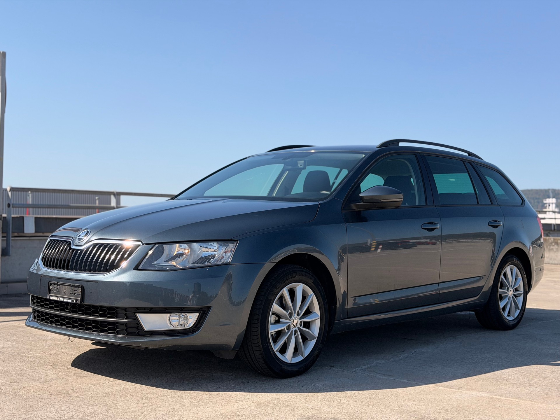 SKODA Octavia Combi 1.6 TDI Fresh DSG-image-4