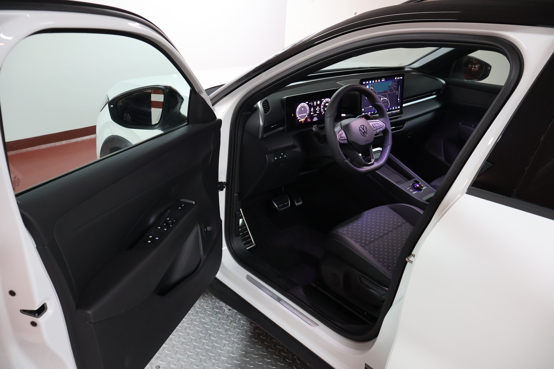 VW T-Roc 1.5 TSI R-Line DSG-image-5