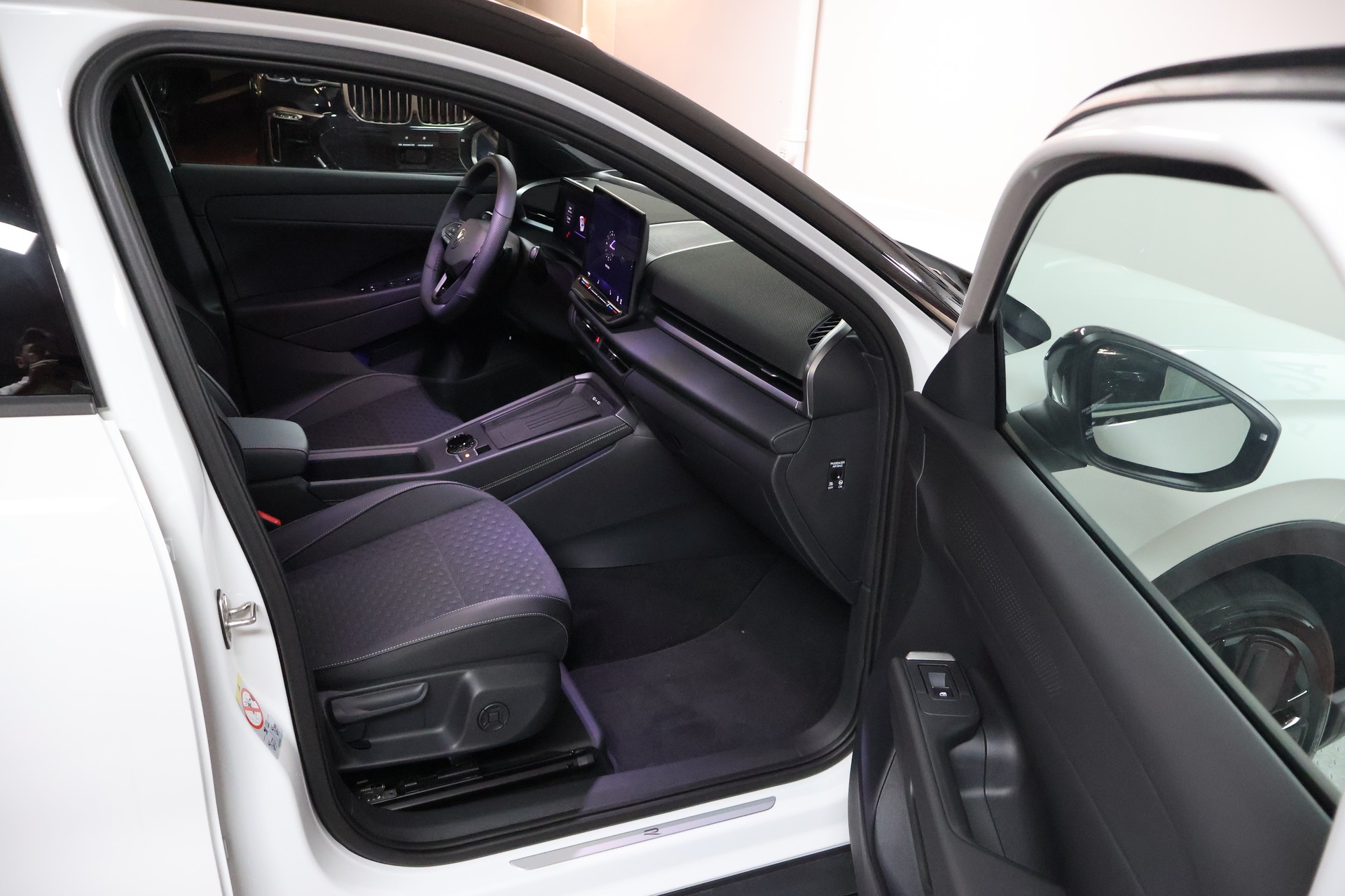VW T-Roc 1.5 TSI R-Line DSG-image-13