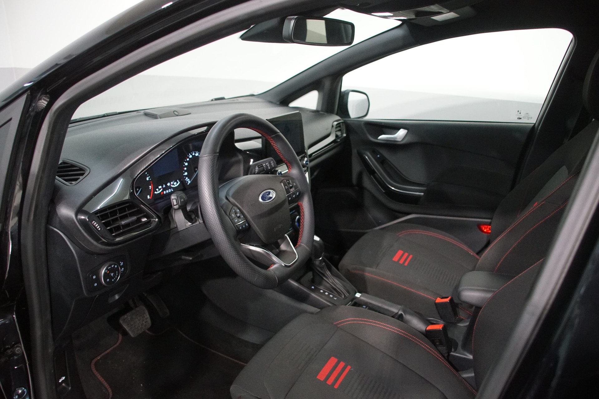 FORD Fiesta 1.0 SCTi MHEV ST-Line-image-12
