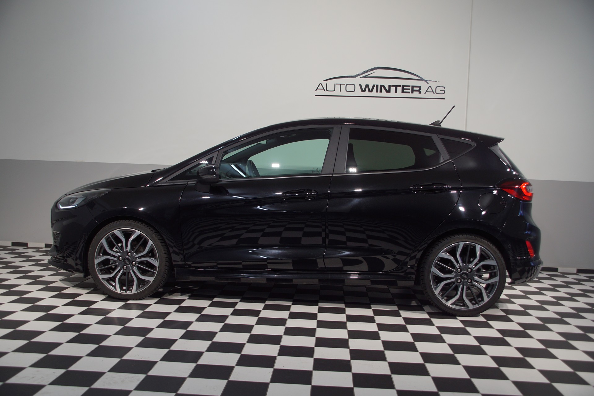 FORD Fiesta 1.0 SCTi MHEV ST-Line-image-11