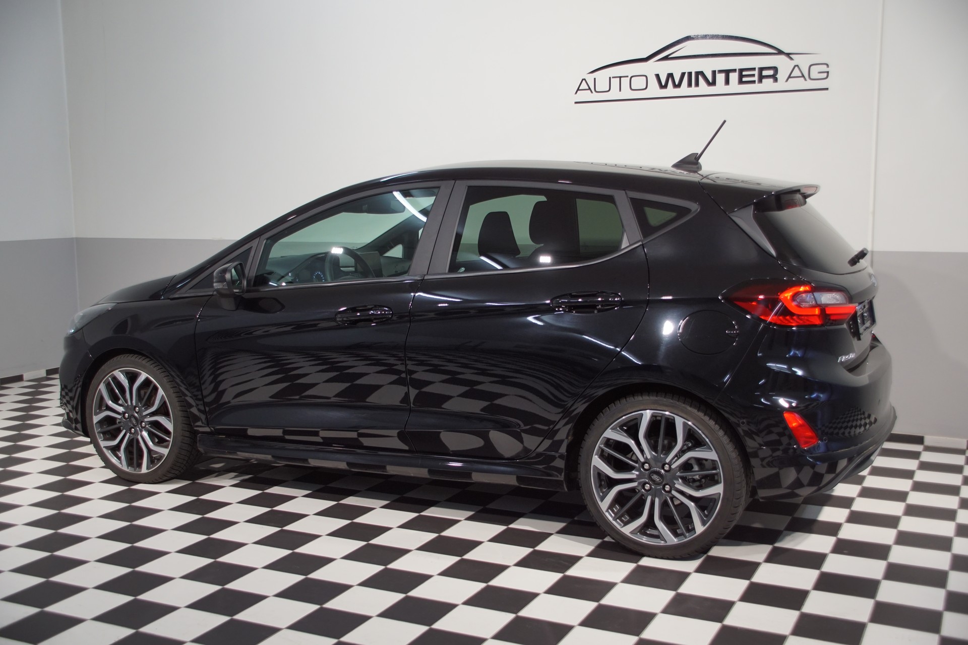 FORD Fiesta 1.0 SCTi MHEV ST-Line-image-8